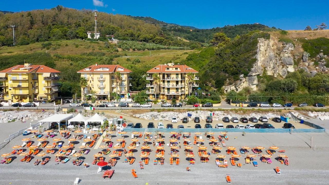 Lion'S Hotel Falerna Exterior foto